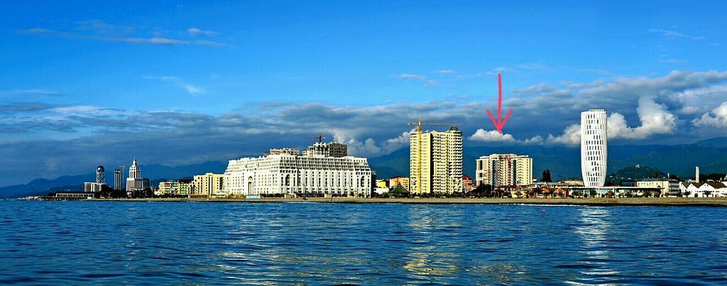 Nino Apartment On Pirosmani Batumi Phòng bức ảnh