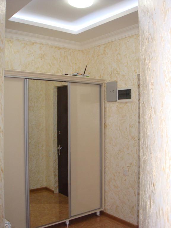Nino Apartment On Pirosmani Batumi Phòng bức ảnh