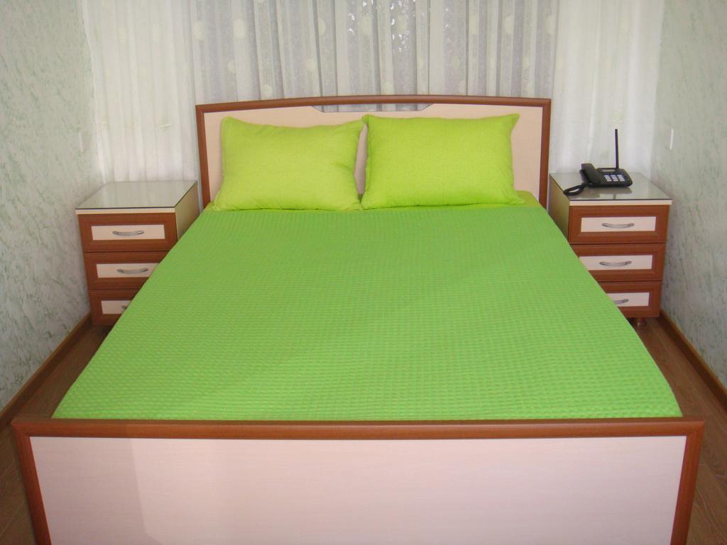 Nino Apartment On Pirosmani Batumi Ngoại thất bức ảnh